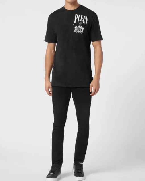 T-shirt z dużym nadrukiem na plecach