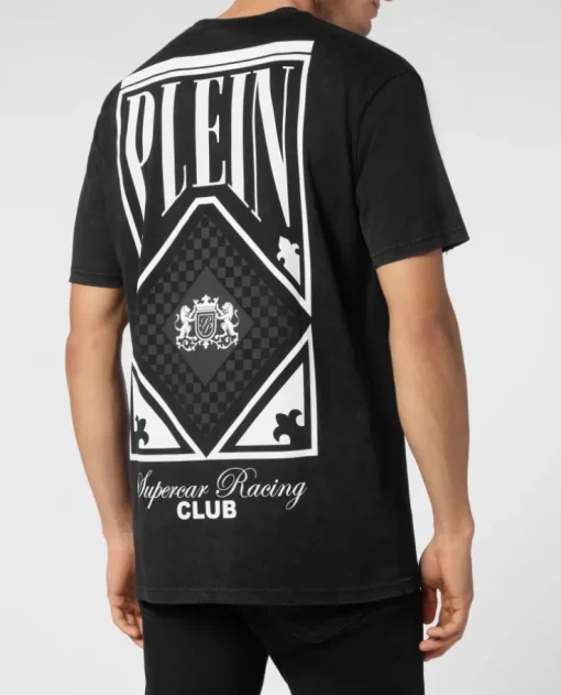 T-shirt z dużym nadrukiem na plecach
