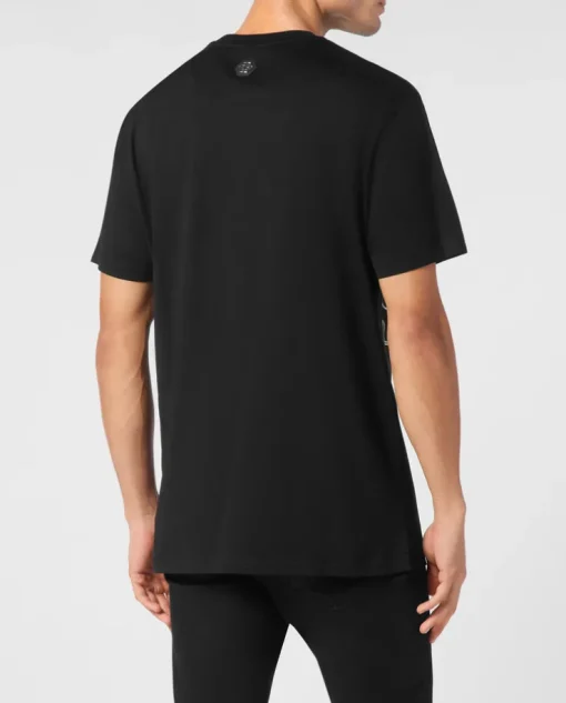 T-shirt z efektownym zdobieniem