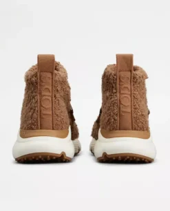 Wysokie brązowe sneakersy