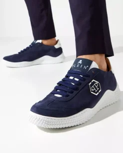 Zamszowe granatowe sneakersy Runner