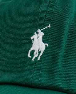 Zielona z daszkiem i haftowanym logo